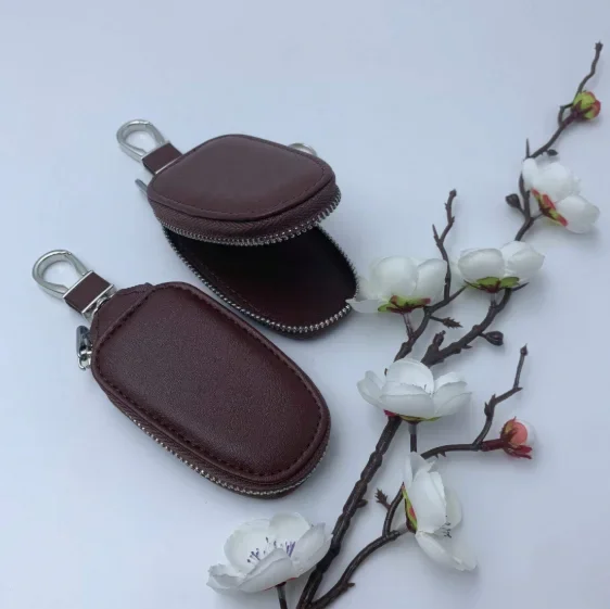 Monogram Keychain Leather - Etui na klucze samochodowe z ekoskóry