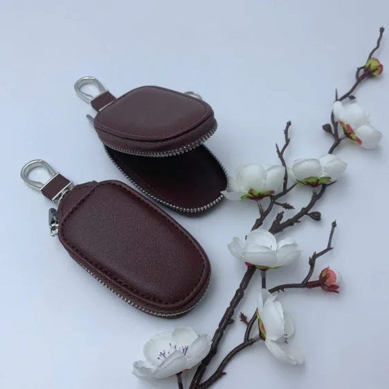 Monogram Keychain Leather - Etui na klucze samochodowe z PU