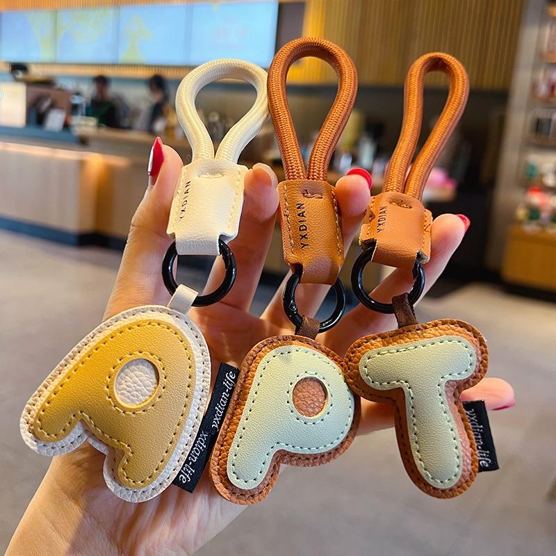 Breloczek ze skóry PU z 26 lit – Monogram Keychain Leather recenzja i cena