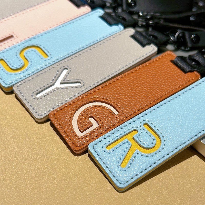 Klasyczny brelok do kluczy ze  – Monogram Keychain Leather recenzja i cena