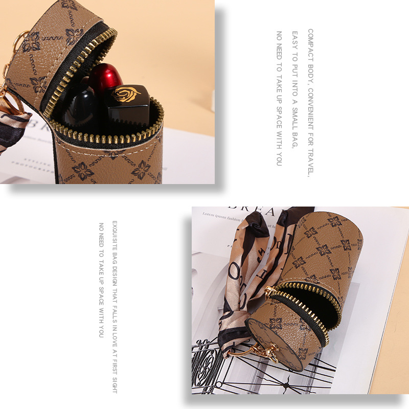 Breloczek do kluczy w kształci – Monogram Keychain Leather recenzja i cena