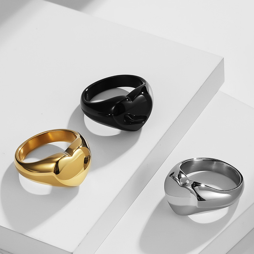 Spersonalizowany damski sygnet – Initial Ring Custom recenzja i cena